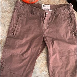 Brown Columbia Capri Pants. Size 8.